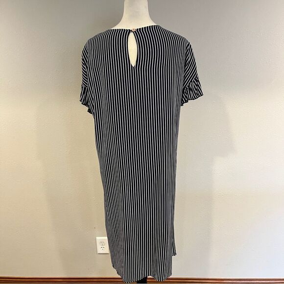 Striped Navy and White casual short sleeve Dress - Picture 5 of 11